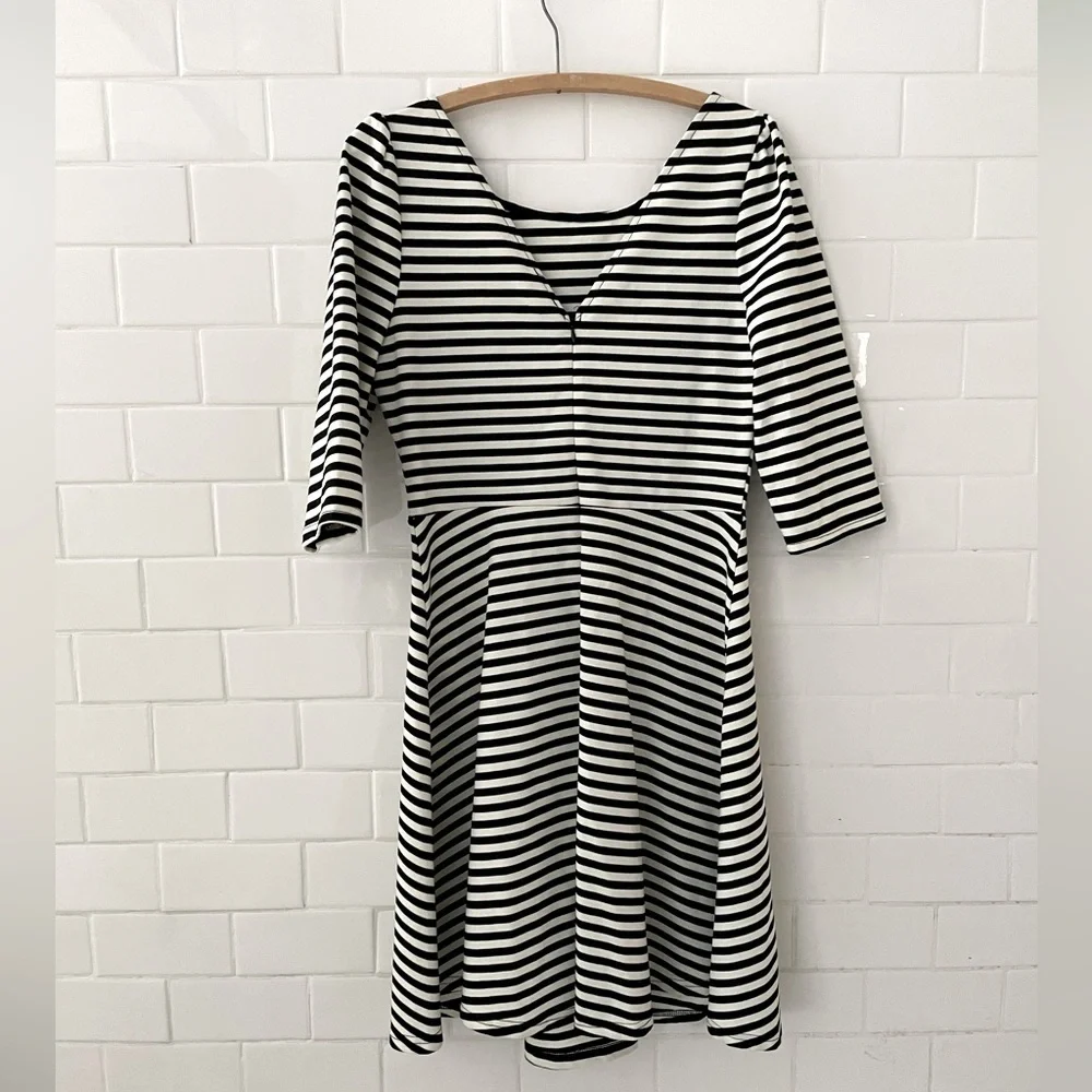 Black and White Dress - Picture 2 of 5